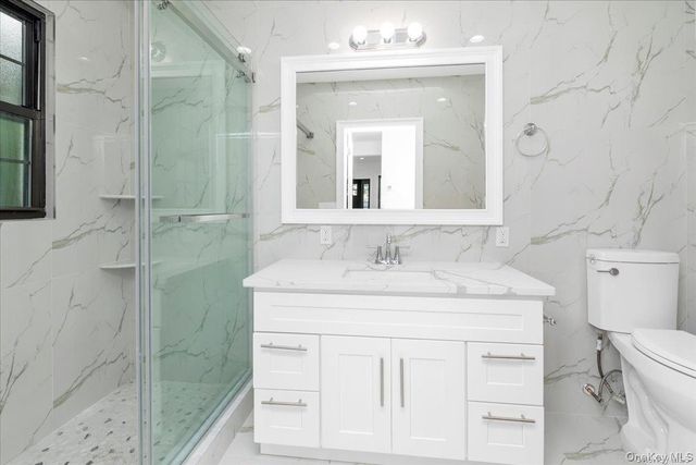 245 Garfield Avenue, Mineola, NY 11501