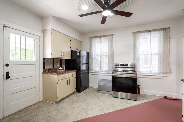 3206 N 11th STREET, Milwaukee, WI 53206