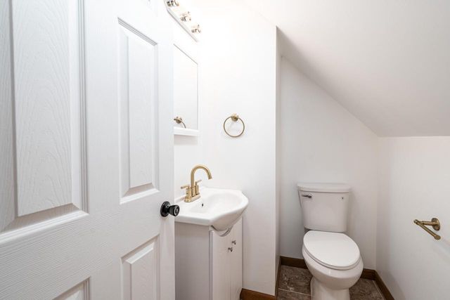 3206 N 11th STREET, Milwaukee, WI 53206