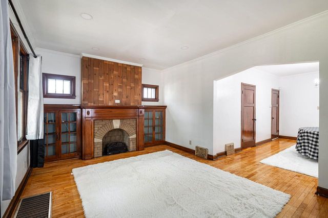 3206 N 11th STREET, Milwaukee, WI 53206