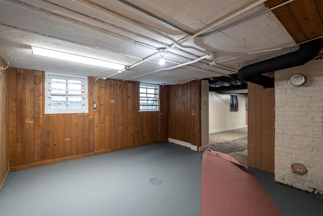 3206 N 11th STREET, Milwaukee, WI 53206