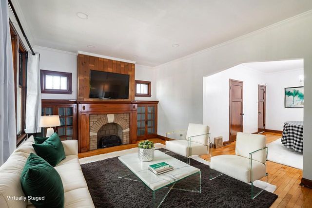 3206 N 11th STREET, Milwaukee, WI 53206