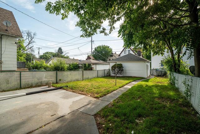 3206 N 11th STREET, Milwaukee, WI 53206