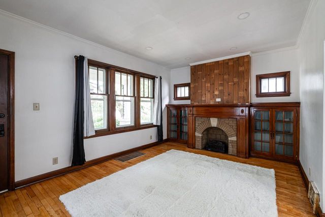 3206 N 11th STREET, Milwaukee, WI 53206