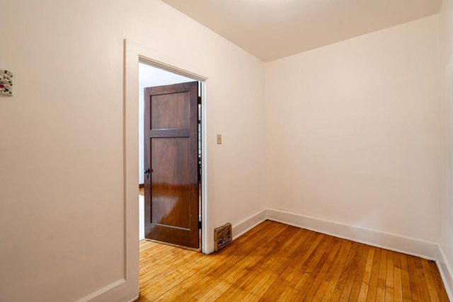 3206 N 11th STREET, Milwaukee, WI 53206