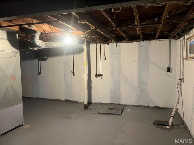 190 Lynn Meadows Lane, Florissant, MO 63033