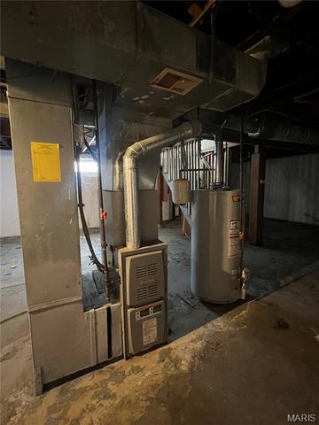 190 Lynn Meadows Lane, Florissant, MO 63033