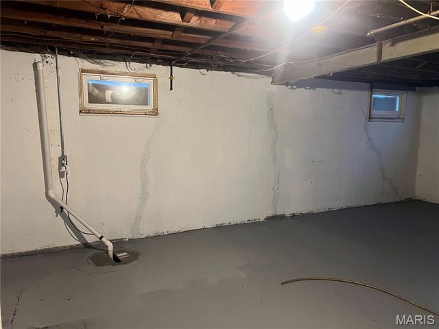 190 Lynn Meadows Lane, Florissant, MO 63033