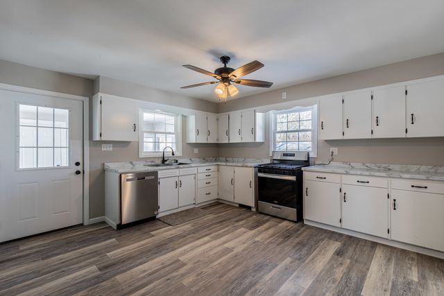 1014 Holland Drive, Rock Falls, IL 61071