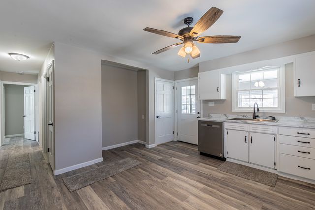 1014 Holland Drive, Rock Falls, IL 61071