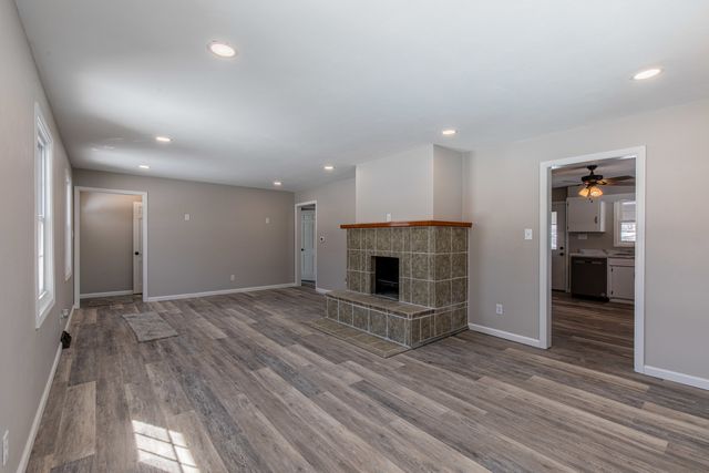 1014 Holland Drive, Rock Falls, IL 61071