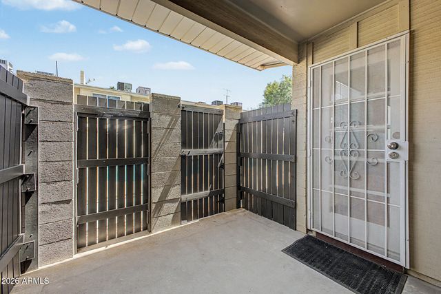 2633 W Rose Lane B114, Phoenix, AZ 85017