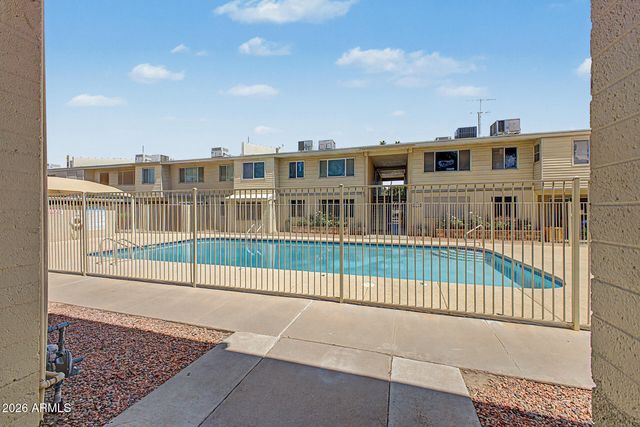 2633 W Rose Lane B114, Phoenix, AZ 85017