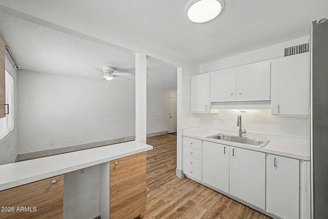 2633 W Rose Lane B114, Phoenix, AZ 85017