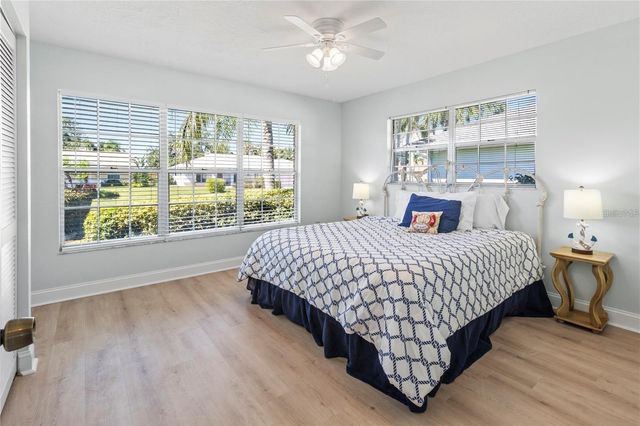 5207 88TH STREET W, Bradenton, FL 34210