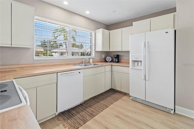 5207 88TH STREET W, Bradenton, FL 34210