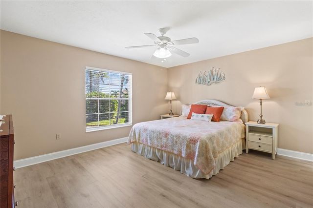 5207 88TH STREET W, Bradenton, FL 34210