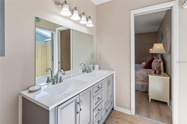 5207 88TH STREET W, Bradenton, FL 34210