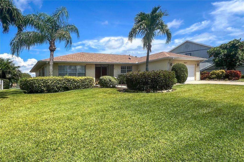 5207 88TH STREET W, Bradenton, FL 34210