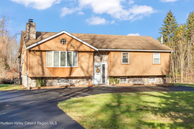 134 Willowbrook Road, Hudson, NY 12534