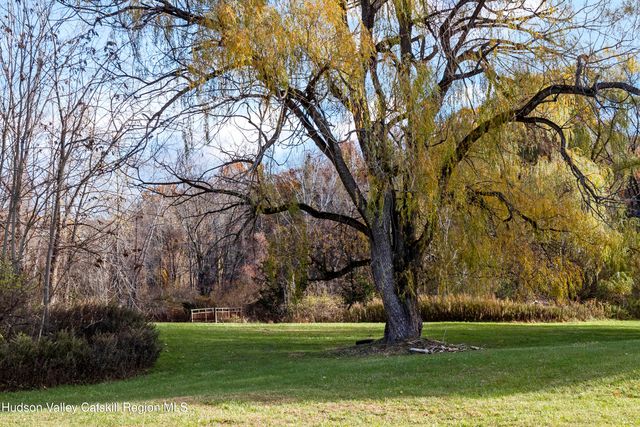 134 Willowbrook Road, Hudson, NY 12534
