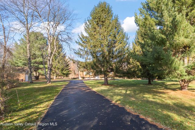 134 Willowbrook Road, Hudson, NY 12534