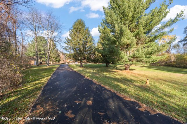134 Willowbrook Road, Hudson, NY 12534