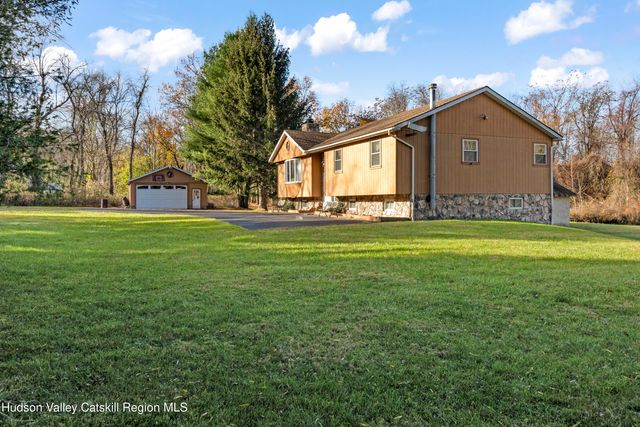 134 Willowbrook Road, Hudson, NY 12534