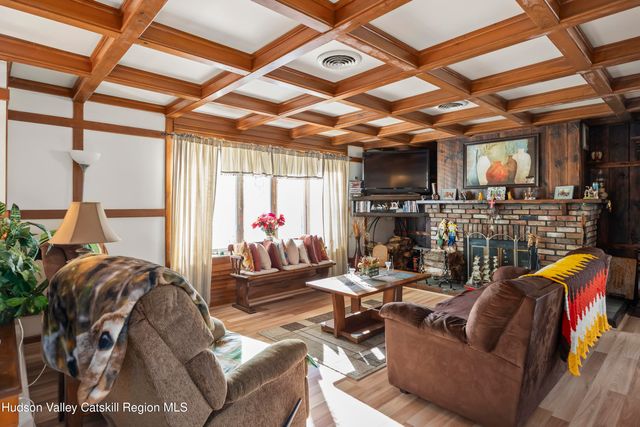 134 Willowbrook Road, Hudson, NY 12534