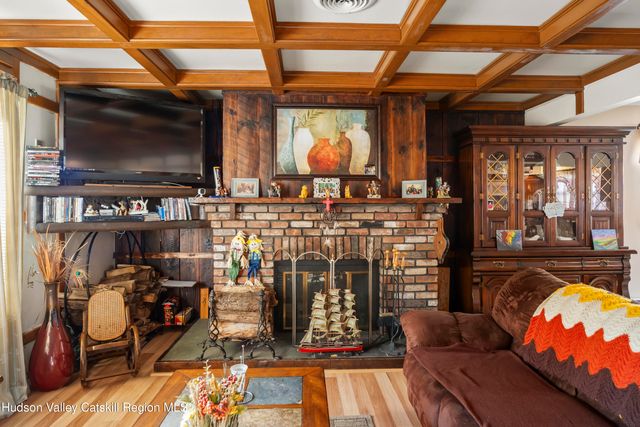 134 Willowbrook Road, Hudson, NY 12534