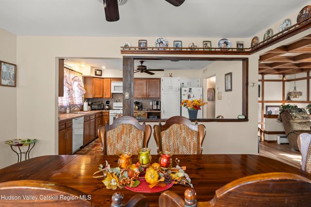 134 Willowbrook Road, Hudson, NY 12534