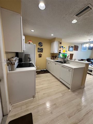 1365 W Veracruz Ln 4-10, Weston, FL 33327