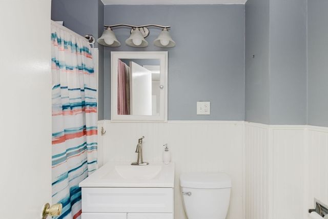 20 Wilcox St, Fall River, MA 02724