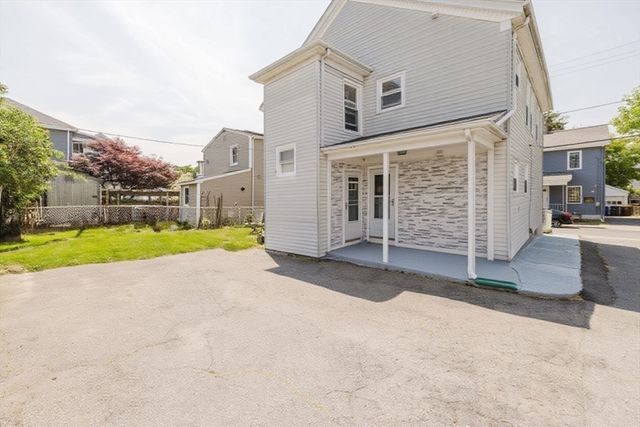 20 Wilcox St, Fall River, MA 02724