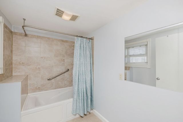 20 Wilcox St, Fall River, MA 02724