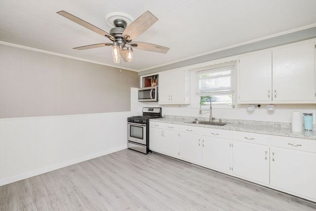 20 Wilcox St, Fall River, MA 02724