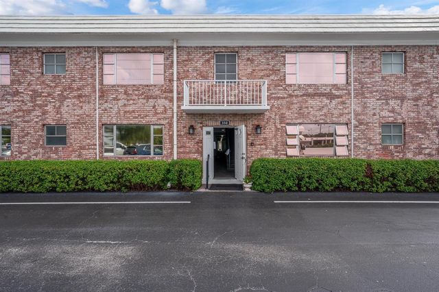 350 S Cypress Road 521, Pompano Beach, FL 33060