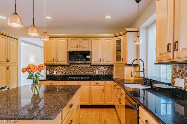 28495 Blue Pond Trail, Solon, OH 44139