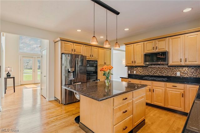 28495 Blue Pond Trail, Solon, OH 44139
