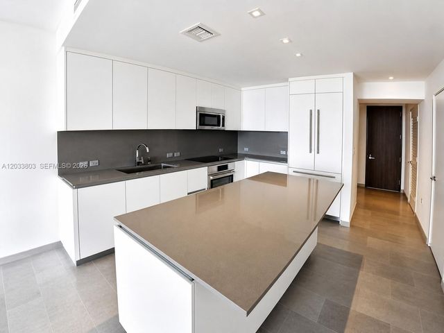88 SW 7th Street 2206, Miami, FL 33130
