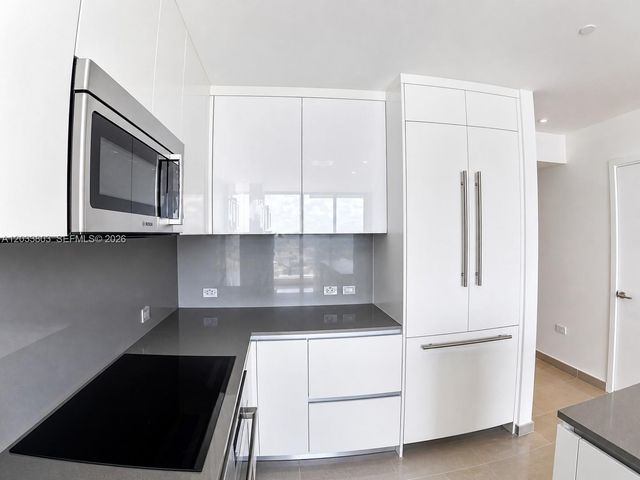 88 SW 7th Street 2206, Miami, FL 33130