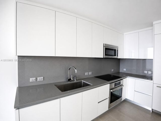 88 SW 7th Street 2206, Miami, FL 33130