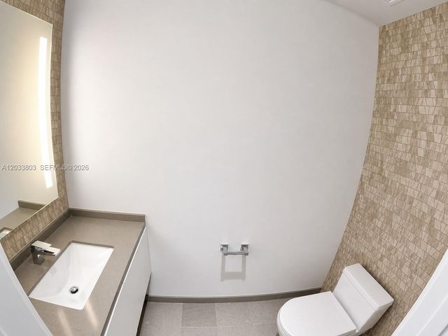 88 SW 7th Street 2206, Miami, FL 33130