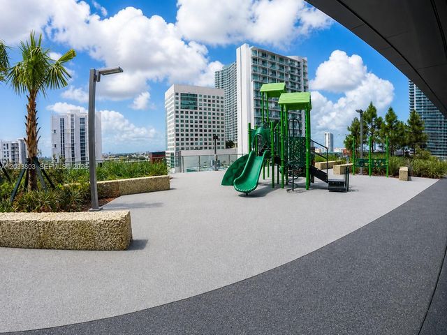 88 SW 7th Street 2206, Miami, FL 33130