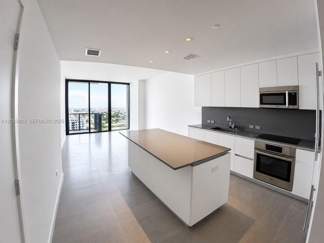 88 SW 7th Street 2206, Miami, FL 33130