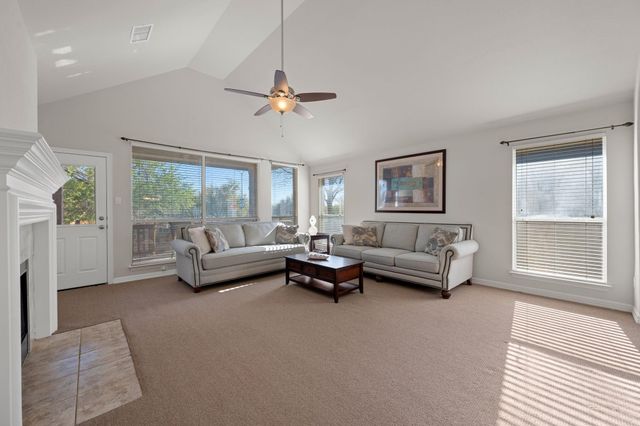 2221 Village View LOOP, Pflugerville, TX 78660