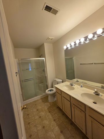 37 Arboretum Drive 1, Lombard, IL 60148