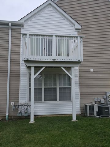 37 Arboretum Drive 1, Lombard, IL 60148