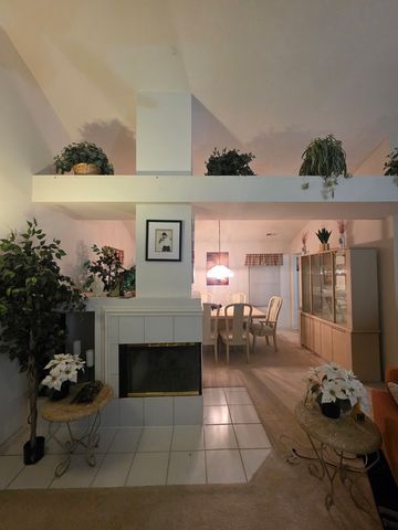 37 Arboretum Drive 1, Lombard, IL 60148