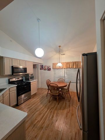 37 Arboretum Drive 1, Lombard, IL 60148